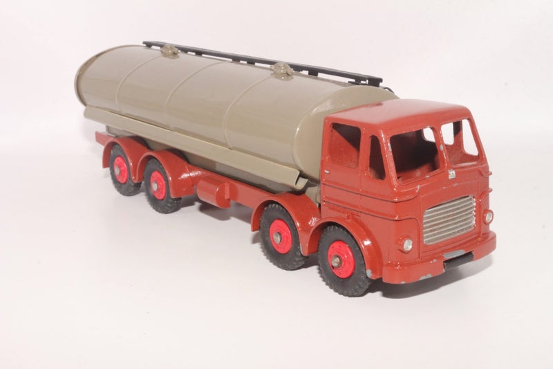 Dinky Toy - One of Many I'm Listing- Leyland Octopus Tanker Carousel 1