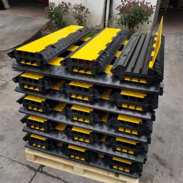 3 Channel Floor Cable Protector Ramp (NEW)62958561218177112