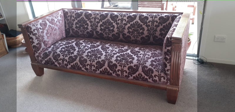OLD VINTAGE COUCH62863844551427112
