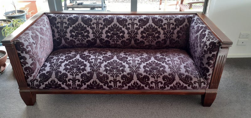 OLD VINTAGE COUCH62863844551427111
