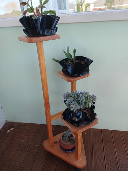 Potplant Stand, 3 Tier Carousel 1