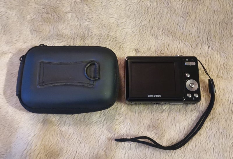 Vintage Samsung ES55 10.2 MP Digital Camera Carousel 13