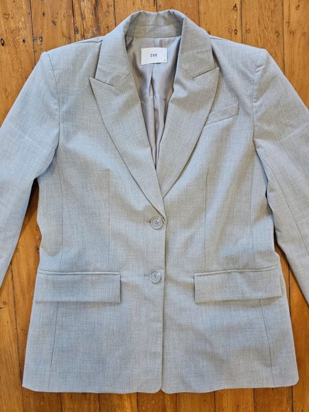 Fabulous CUE 2025 three-piece suit, RRP $1,150!!!!!!62935698742786113
