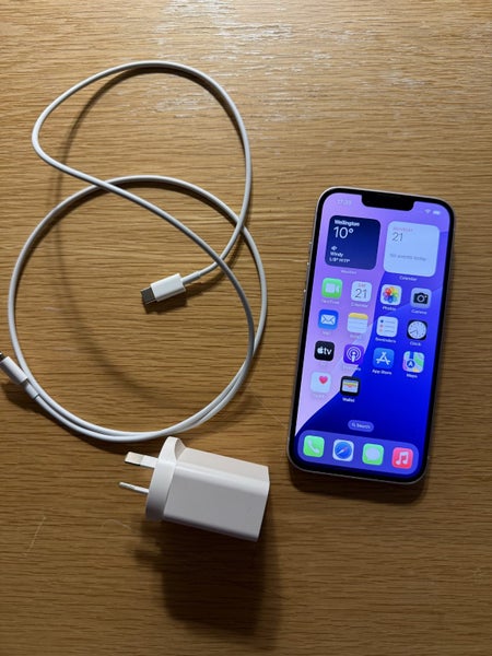 Working well Apple iPhone 14 128GB $1 reserve62938585826307111