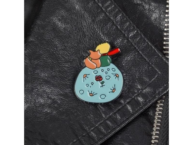 Little Prince Metal Brooch Cartoon Cute Fox Anti-glare Pin Buckle Men And Women Carousel 1