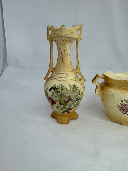 Three Austrian Porcelain items (21185)62953808185859111