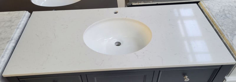 Engineered stone vanity top 120cm - white, shiny white & carrara Carousel 1