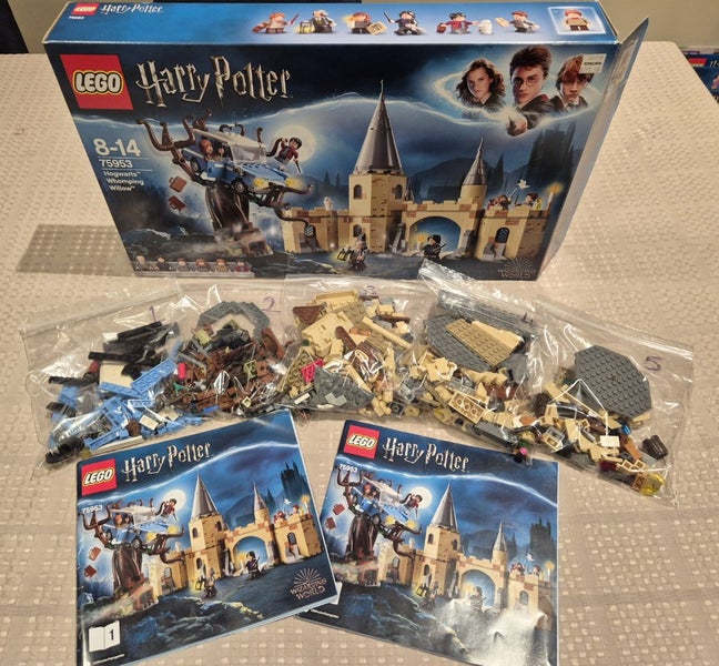 Lego Harry Potter (75953) Hogwarts Whomping Willow Carousel 1