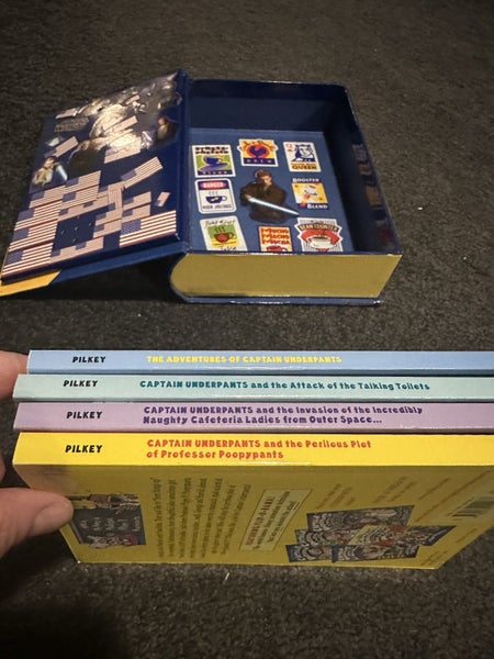 Captain Underpants x4 books Set Carousel 2