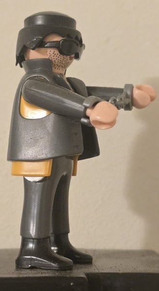 Lego mobil man in cuffs Carousel 1