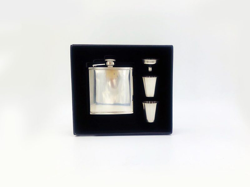 Plain stainelss steel Hip Flask Gift Set Carousel 2