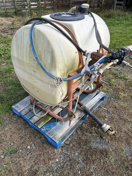 500 L spray tank Carousel 1