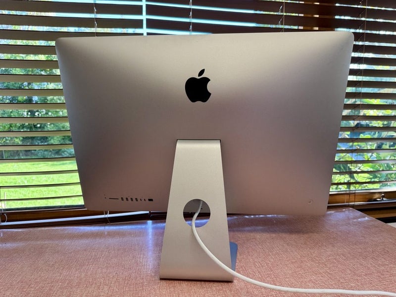 Apple iMac 27 5K 2019 i9 8-Core 64GB 1TB Radeon 48 8 Carousel 2