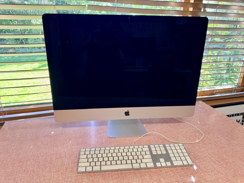 Apple iMac 27 5K 2019 i9 8-Core 64GB 1TB Radeon 48 8 Carousel 1