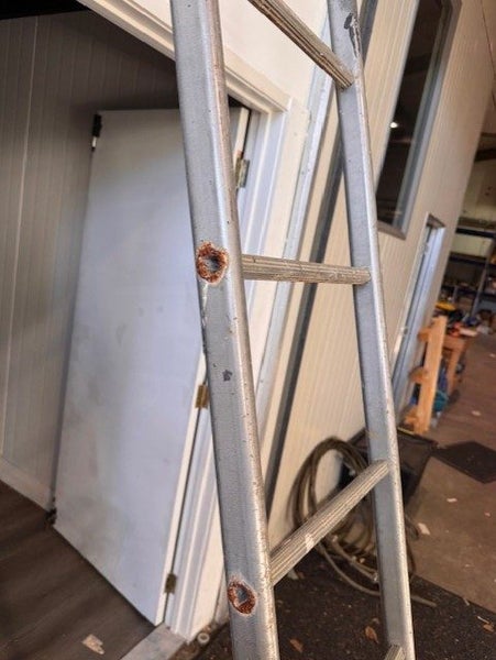 3.3m Steel Ladder Carousel 3