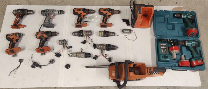 Assorted battery tools for parts - no reserve Carousel 1