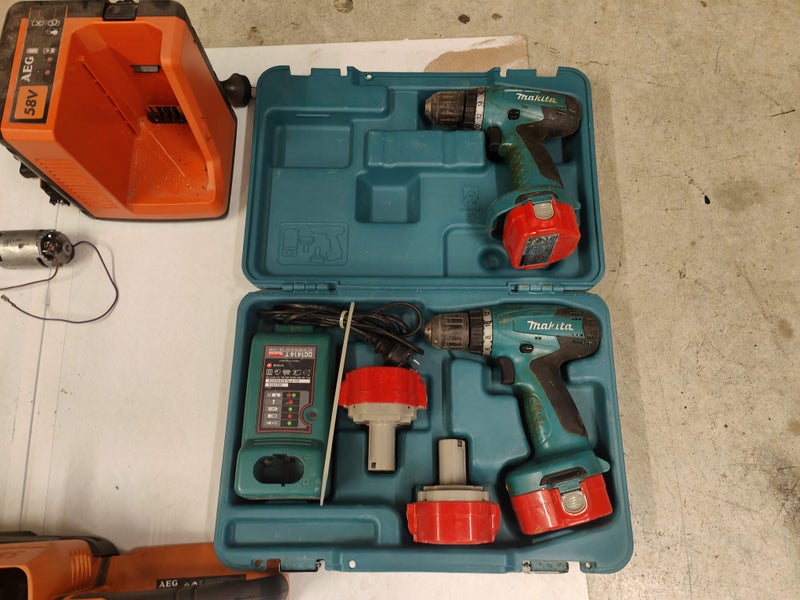 Assorted battery tools for parts - no reserve Carousel 2