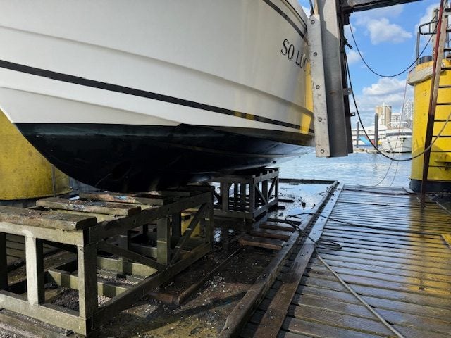 Merry Fisher 795 walk around pilothouse62854326537090111