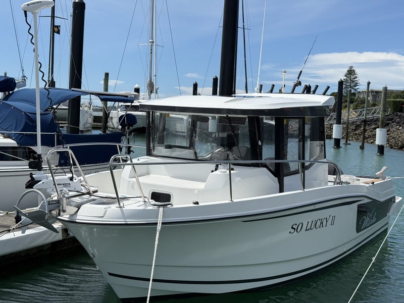 Merry Fisher 795 walk around pilothouse62854326537090112