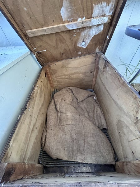 Two wooden dog kennels62863236763394113