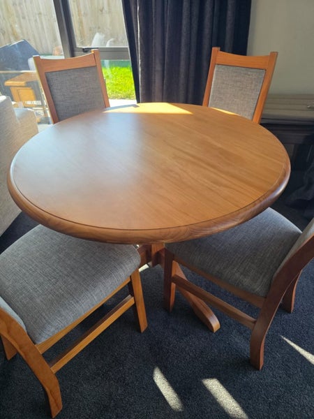 WOOD DINING TABLE 4 CHAIRS62863230601474111