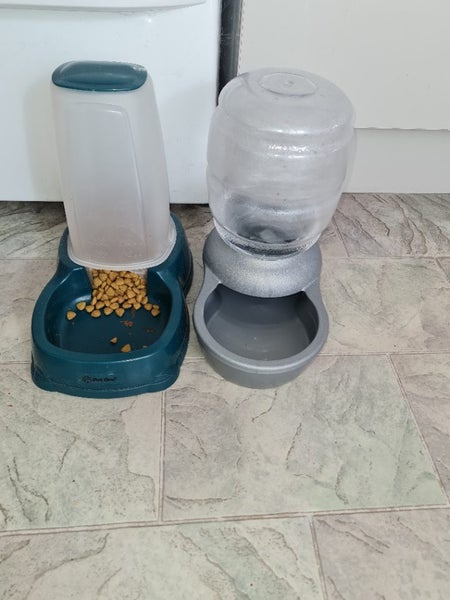 Pet feeder n water Carousel 1
