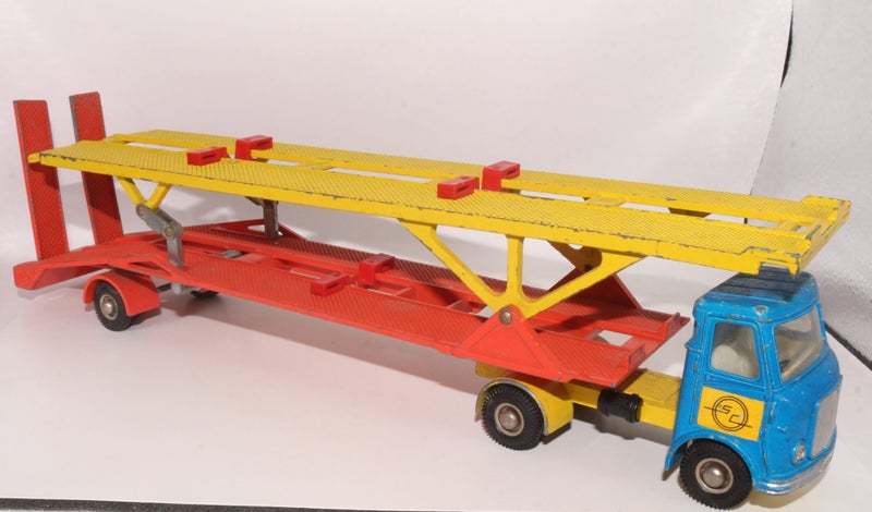 Dinky Toy - One of Many I'm Listing- AEC Hoynor Car Transporter Carousel 1