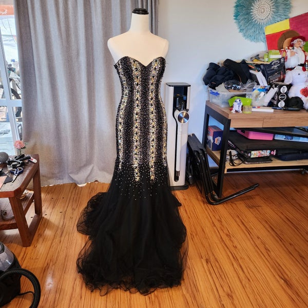 Stunning black ball dress size 8628638480230421113