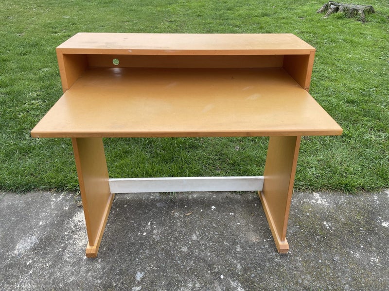 Computer desk Carousel 1
