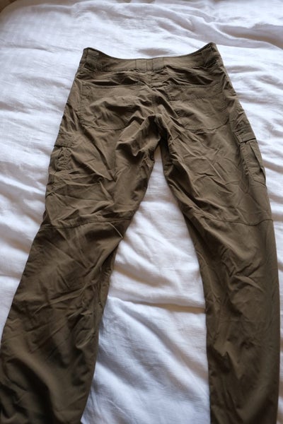 Arc'teryx 32cm Cargo Pants - Good Condition62863848040193113