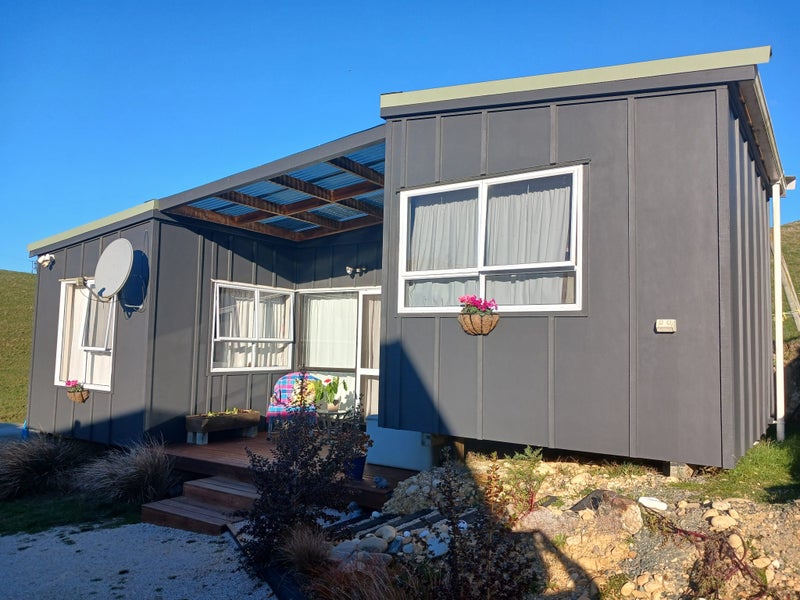 30m2 RELOCATABLE TINY HOME PLUS COVERED DECK $75,000.00 Or Near Offer63617162698753112