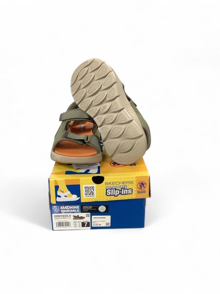 SKECHERS SLIP ON SHOES Carousel 3