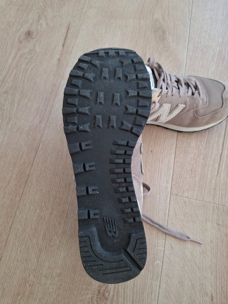 New Balance 574 Size 9 US Carousel 2