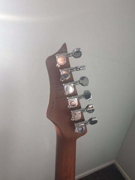 S=R! Ashton AG140 Electric Guitar62868834995458113