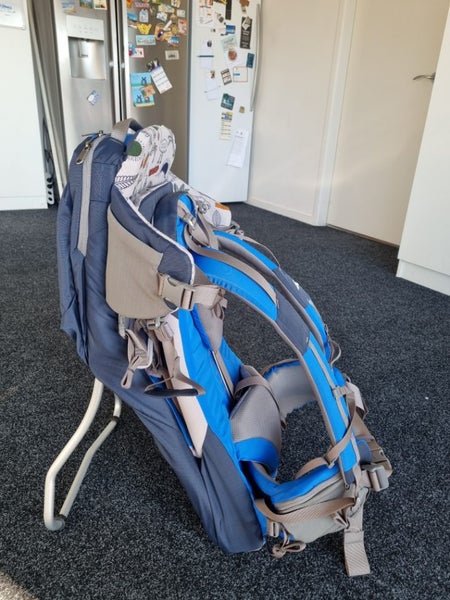 Mac pack child carrier and backpack Carousel 2