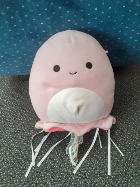$1 Reserve Jayda the Jellyfish 8" Squishmallow Carousel 1
