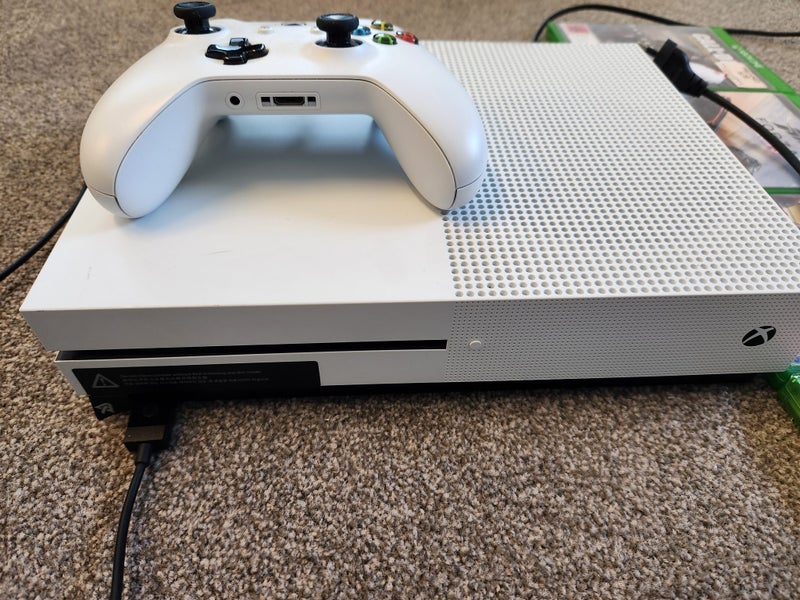Xbox One S Bundle – 4 Games + Controller – Great Condition62863851114627111