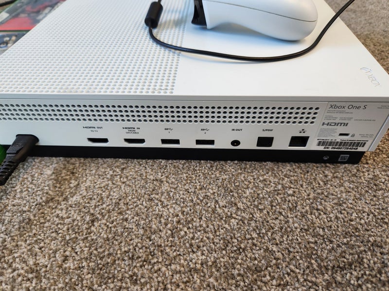 Xbox One S Bundle – 4 Games + Controller – Great Condition62863851114627112