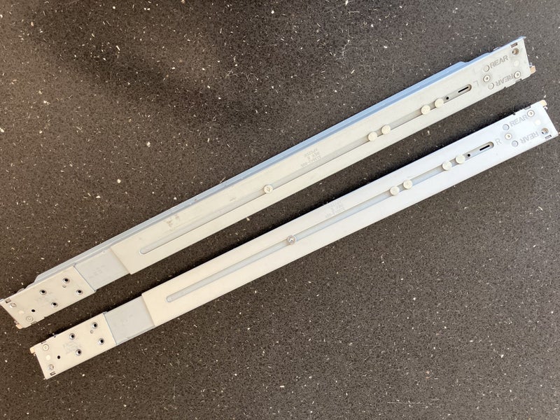 HP Proliant G6 1U Static Rack Rails, could possibly be used for any server Carousel 2