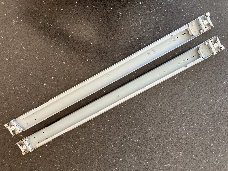 HP Proliant G6 1U Static Rack Rails, could possibly be used for any server Carousel 1