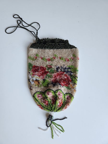 Vintage 1920s Beaded Drawstring Evening Purse62854316538370112