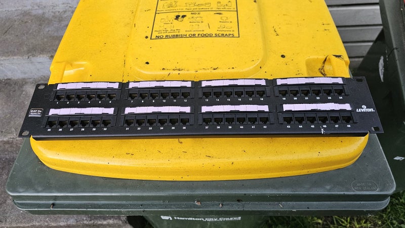 2u patch panel Carousel 1