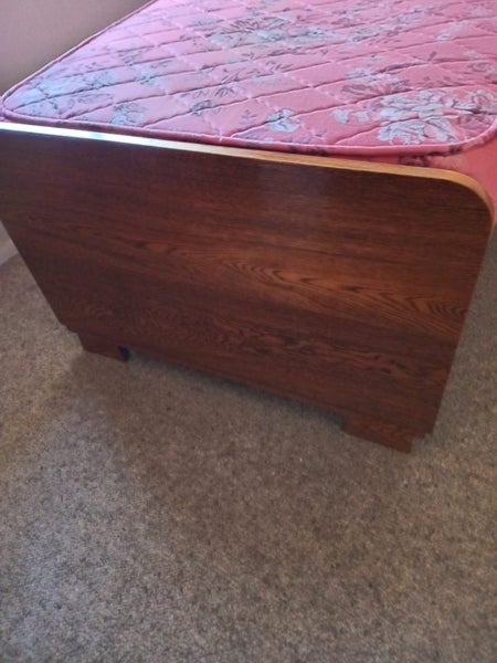 Antique Polished Oak Bed and Draw Set62854316544001111