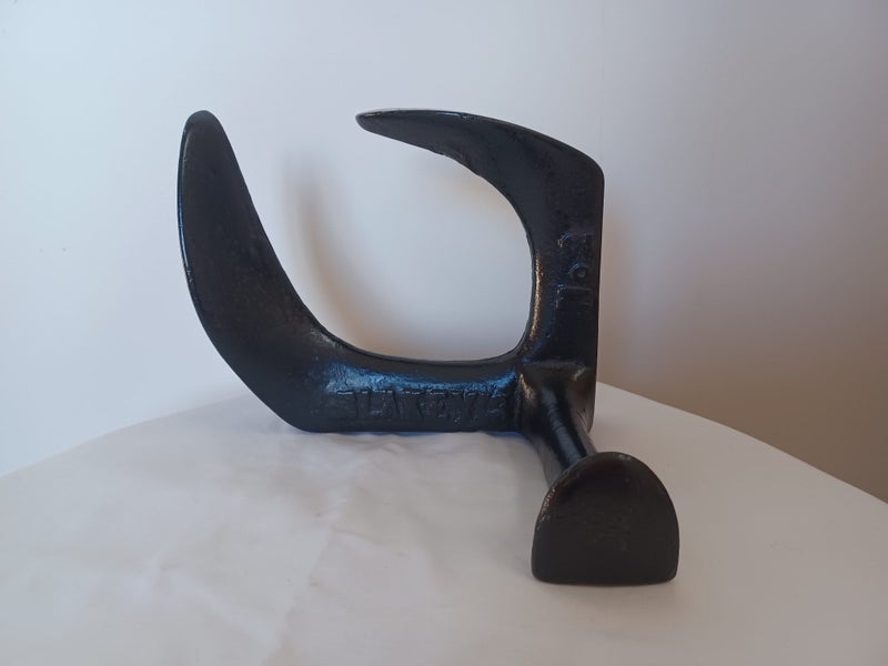 *** Cast Iron Tri Shoe Last - NEW STOCK ***62854316583298111
