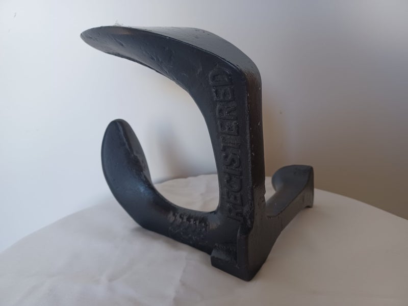 *** Cast Iron Tri Shoe Last - NEW STOCK ***62854316583298114