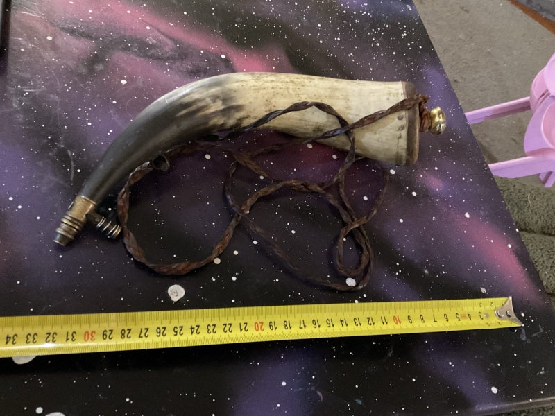 Powder horn Carousel 8