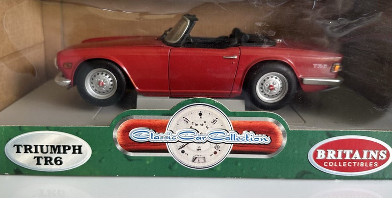 Britains Collectables 1/18 Scale Triumph TR6 Carousel 1