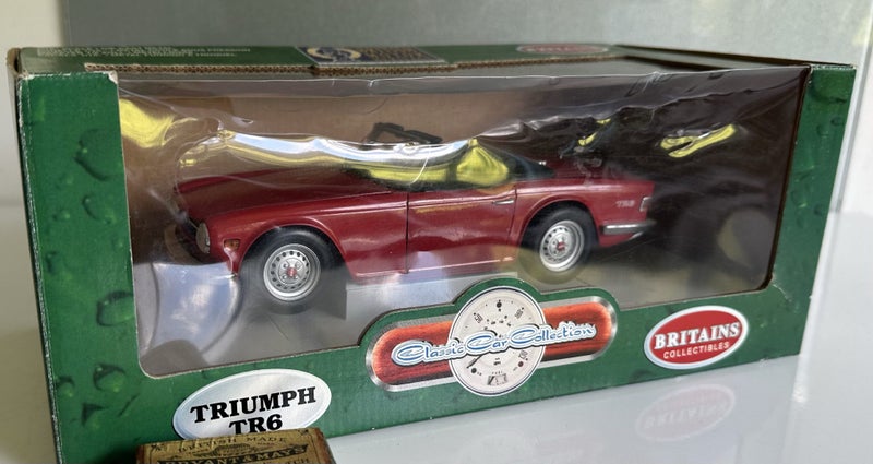 Britains Collectables 1/18 Scale Triumph TR6 Carousel 16