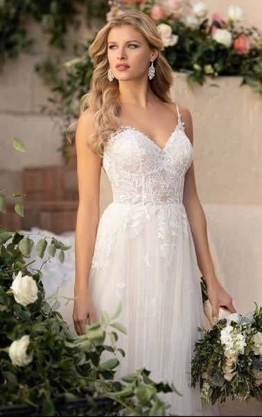 Wedding Dress and Veil (Stella York 7083)62933724435459111