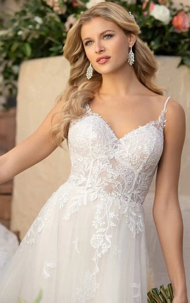 Wedding Dress and Veil (Stella York 7083)62933724435459114